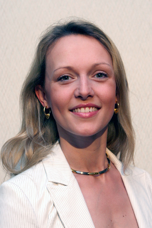 Dipl.-Kff. Sandra Y. Heinrichs, Vorstandsmitglied Presseclub Magdeburg e.V. ... - podiumsdiskussion-2008-08