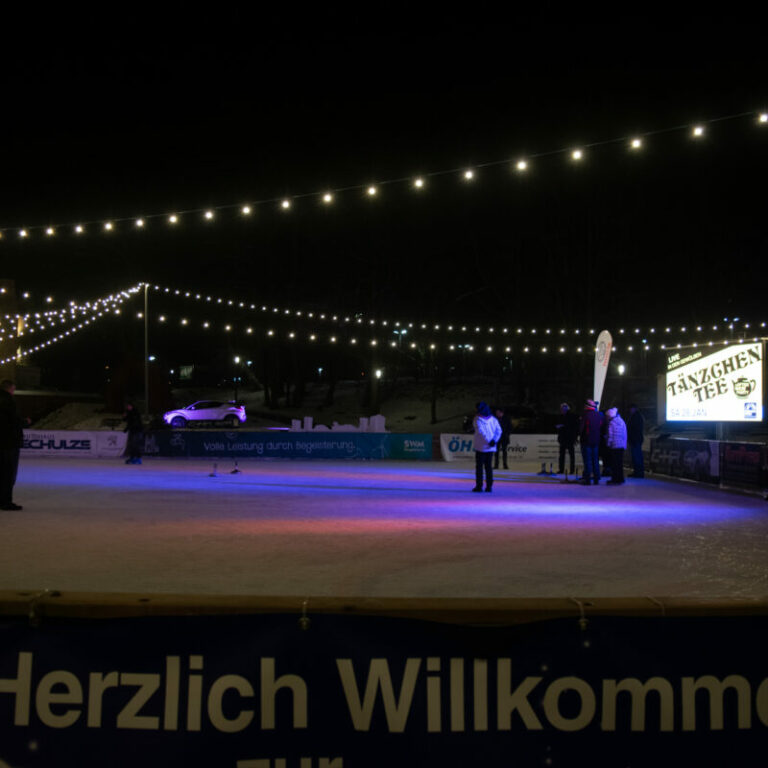 Winterfest mit Eisstockschießen in der Festung Mark