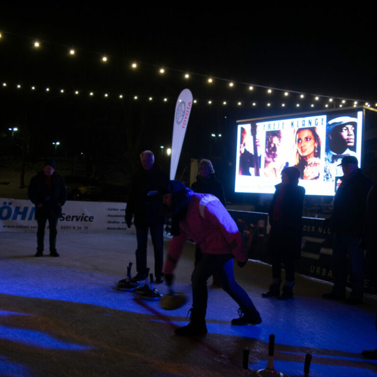 Winterfest mit Eisstockschießen in der Festung Mark