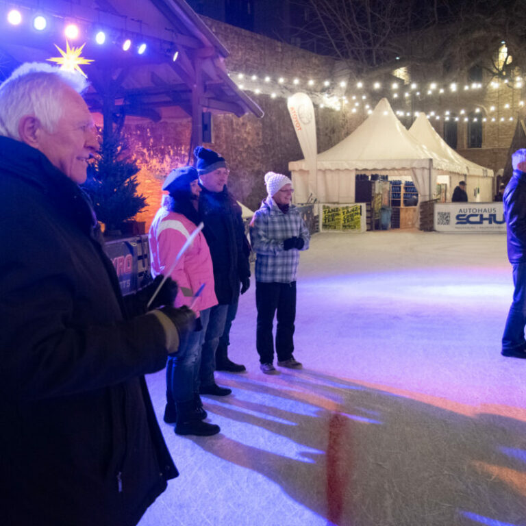 Winterfest mit Eisstockschießen in der Festung Mark