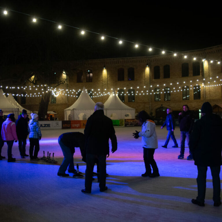 Winterfest mit Eisstockschießen in der Festung Mark