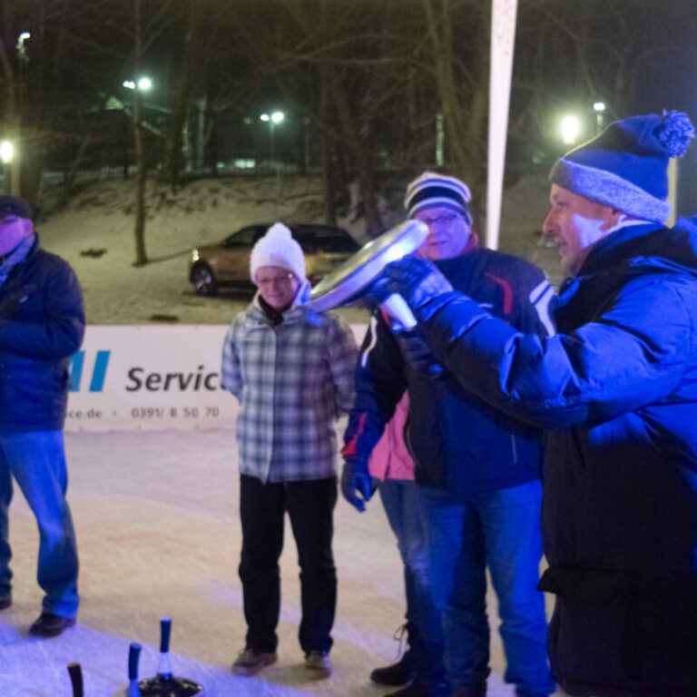 Winterfest mit Eisstockschießen in der Festung Mark