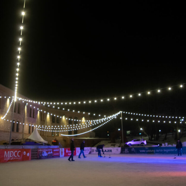 Winterfest mit Eisstockschießen in der Festung Mark