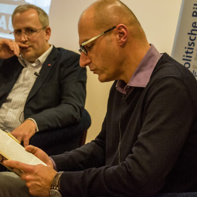“Höllenritt Wahlkampf” — Lesung mit Frank Stauss