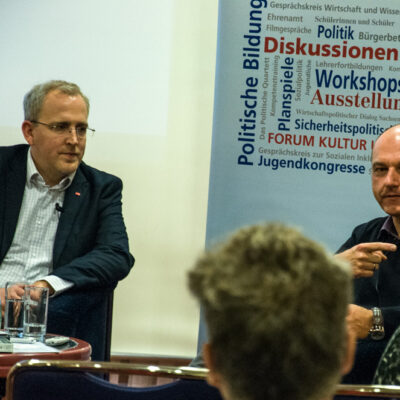 “Höllenritt Wahlkampf” — Lesung mit Frank Stauss