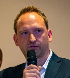 Dr. Fal­ko Gru­be