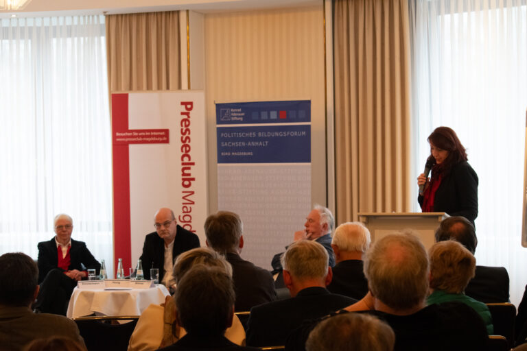 Buchpräsentation und Gespräch “Auf ein Wort, Herr Böhmer“