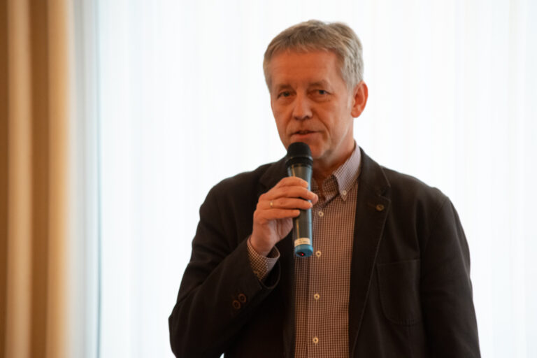 Buchpräsentation und Gespräch “Auf ein Wort, Herr Böhmer“