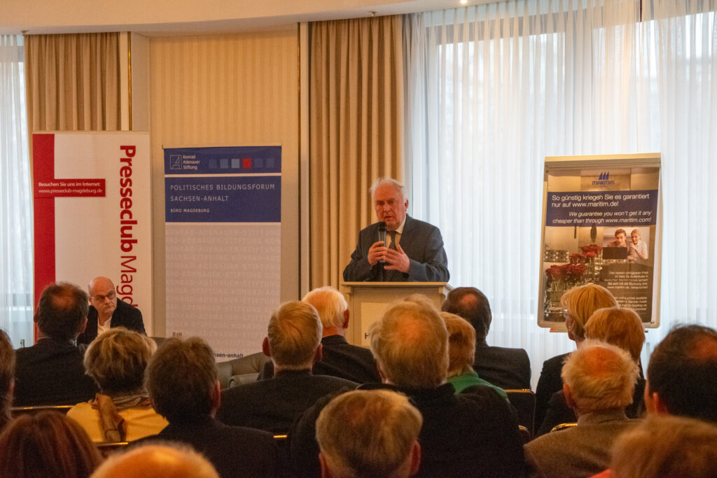 Buchpräsentation und Gespräch “Auf ein Wort, Herr Böhmer“