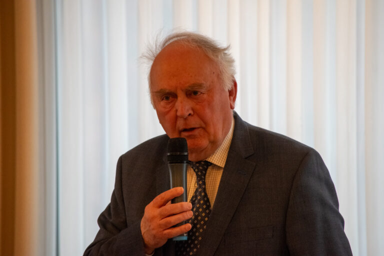 Buchpräsentation und Gespräch “Auf ein Wort, Herr Böhmer“