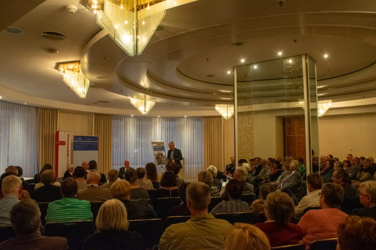Buchpräsentation und Gespräch “Auf ein Wort, Herr Böhmer“