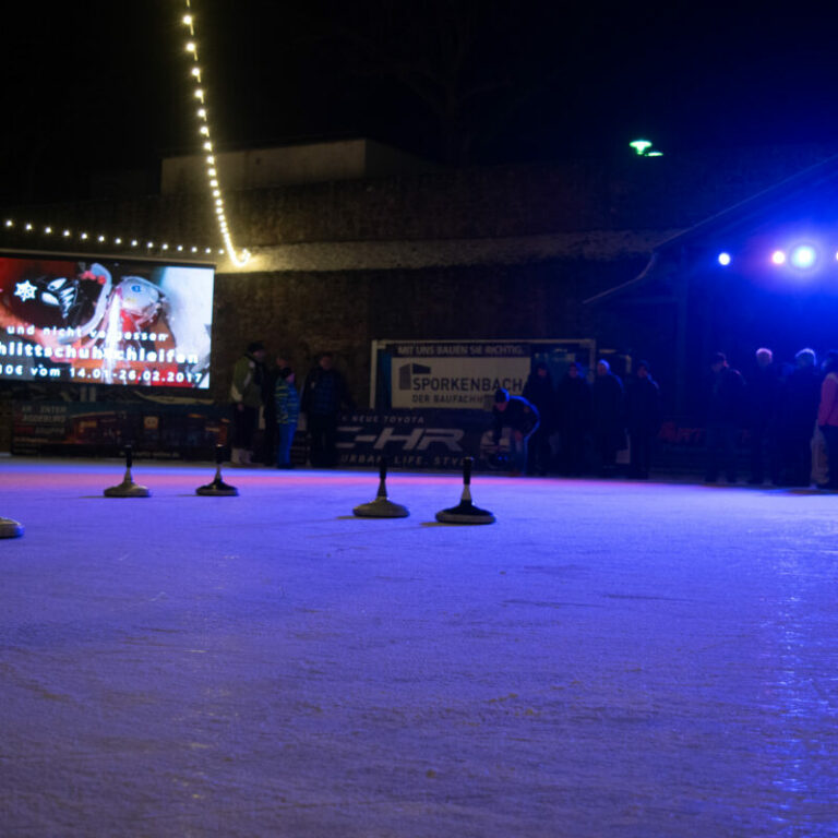 Winterfest mit Eisstockschießen in der Festung Mark