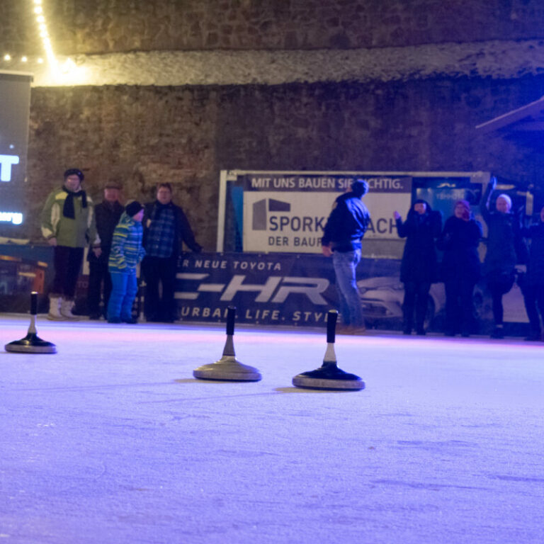 Winterfest mit Eisstockschießen in der Festung Mark