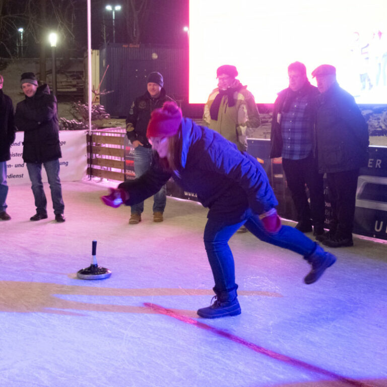 Winterfest mit Eisstockschießen in der Festung Mark
