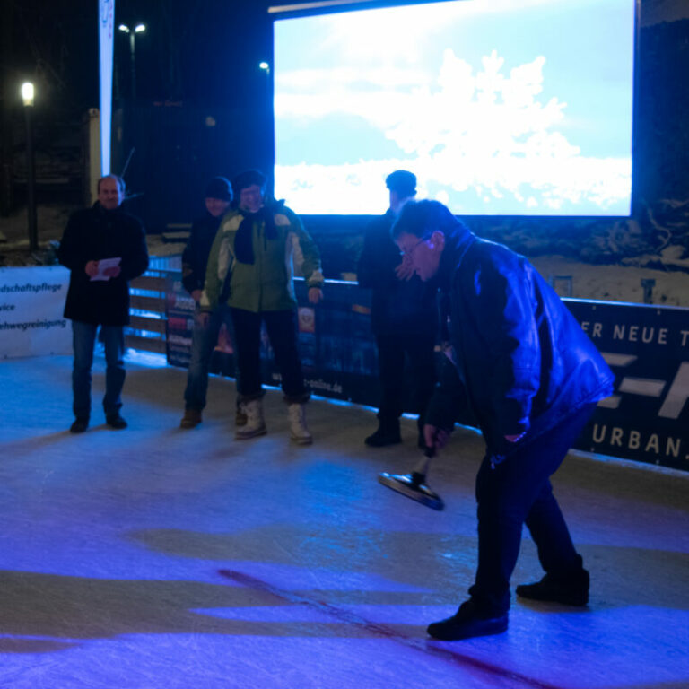 Winterfest mit Eisstockschießen in der Festung Mark