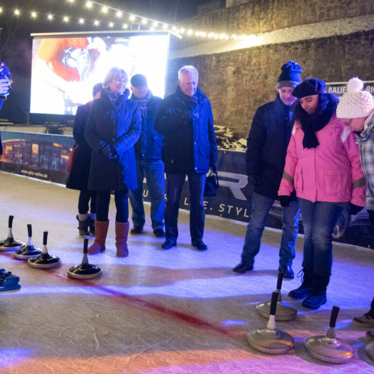 Winterfest mit Eisstockschießen in der Festung Mark