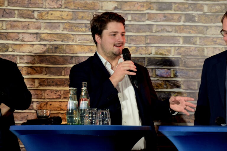 Podiumsdiskussion „Es geht um mehr. Bundestagswahl 2025“