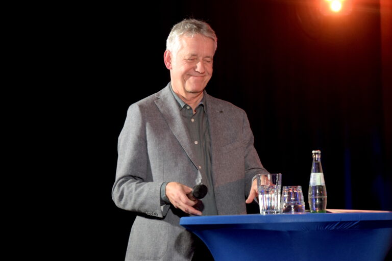 Podiumsdiskussion „Es geht um mehr. Bundestagswahl 2025“