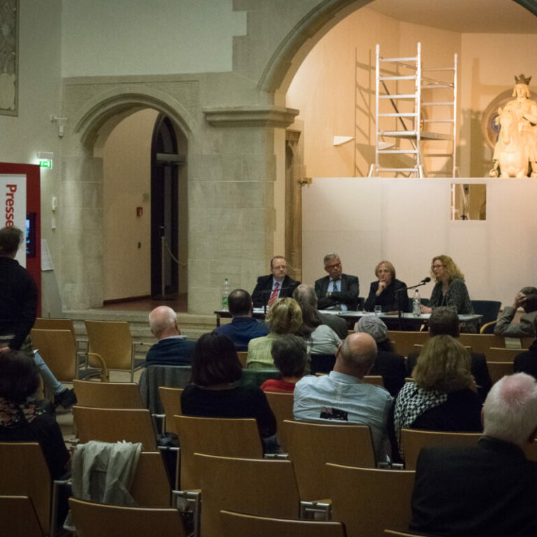 Podiumsgespräch zum Thema „Lost Art – Kulturgutverluste zwischen Recherche, Politik und Museumsarbeit“