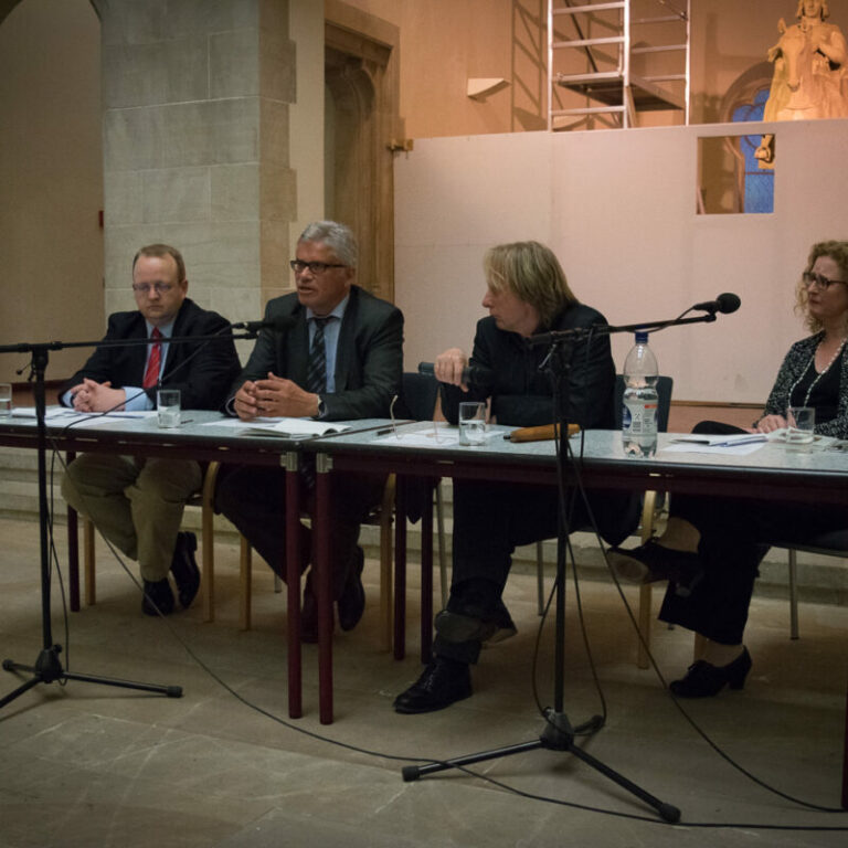 Podiumsgespräch zum Thema „Lost Art – Kulturgutverluste zwischen Recherche, Politik und Museumsarbeit“