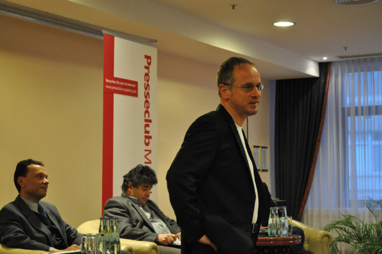 Podiumsdiskussion „Brennendes Arabien“