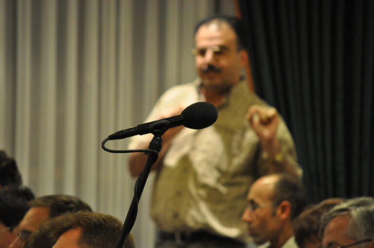 Podiumsdiskussion „Brennendes Arabien“
