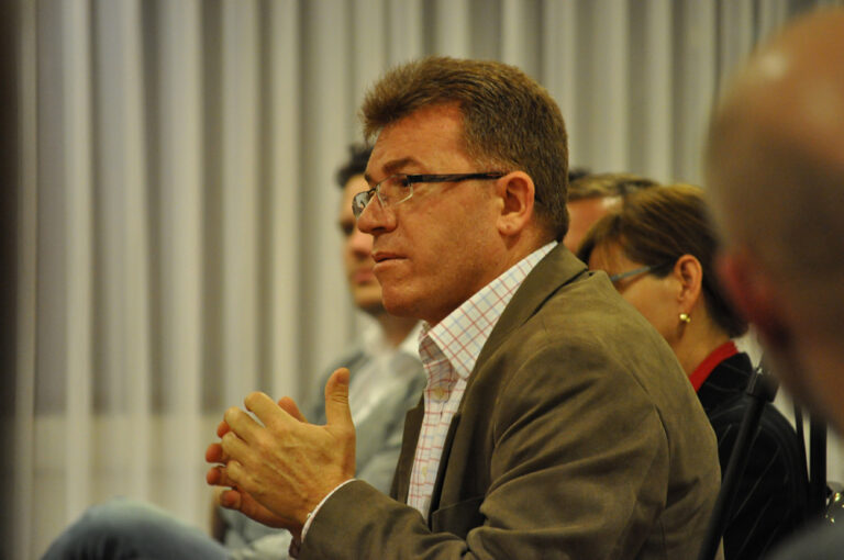 Podiumsdiskussion „Brennendes Arabien“