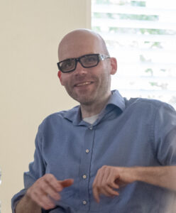Dr. Tim Herr­mann