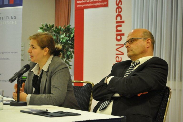 Vortrags- und Gesprächsveranstaltung „Eure Ehre – unser Leid“ – Das Engagement gegen Zwangsheirat und Ehrenmord